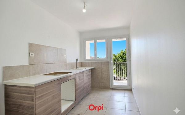 Appartement à vendre    4 pièces • 76,34 m2 Marseille 10