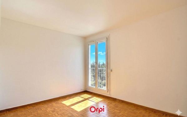 Appartement à vendre    4 pièces • 76,34 m2 Marseille 10