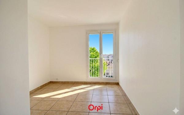 Appartement à vendre    4 pièces • 76,34 m2 Marseille 10