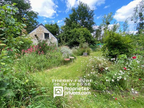 Bourgueil 37140 - Maison éco responsable, clés en main de 85 m2 sur un terrain paysager et arboré de 5100 M2 avec dépendances