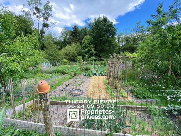 Bourgueil 37140 - Maison éco responsable, clés en main de 85 m2 sur un terrain paysager et arboré de 5100 M2 avec dépendances