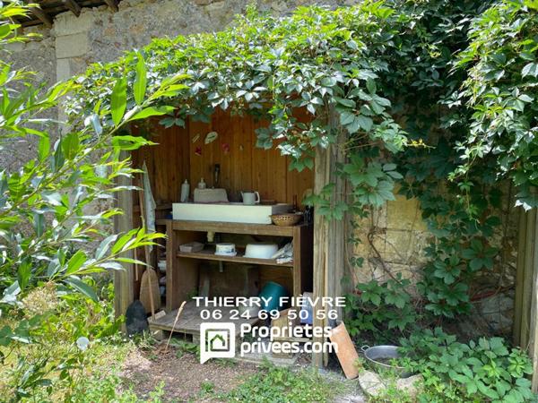 Bourgueil 37140 - Maison éco responsable, clés en main de 85 m2 sur un terrain paysager et arboré de 5100 M2 avec dépendances