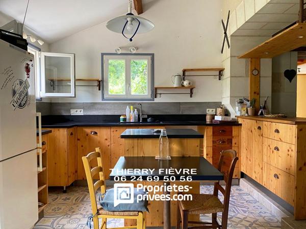 Bourgueil 37140 - Maison éco responsable, clés en main de 85 m2 sur un terrain paysager et arboré de 5100 M2 avec dépendances