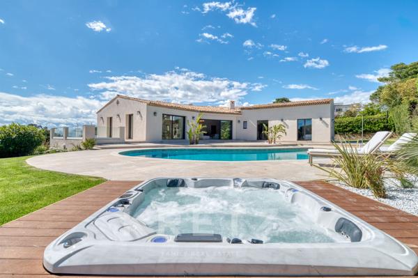 Villa rénovée avec vue mer