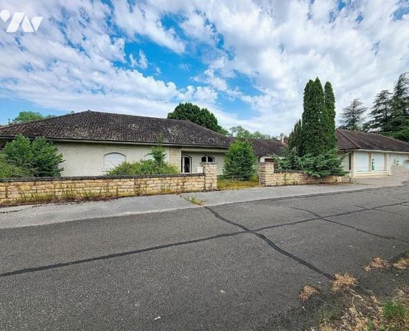 A visiter sans tarder, venez découvrir ce superbe ensemble immobilier au calme sans vis à vis.