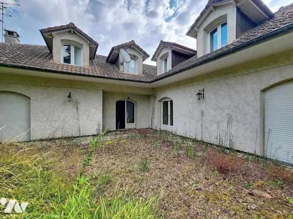 A visiter sans tarder, venez découvrir ce superbe ensemble immobilier au calme sans vis à vis.