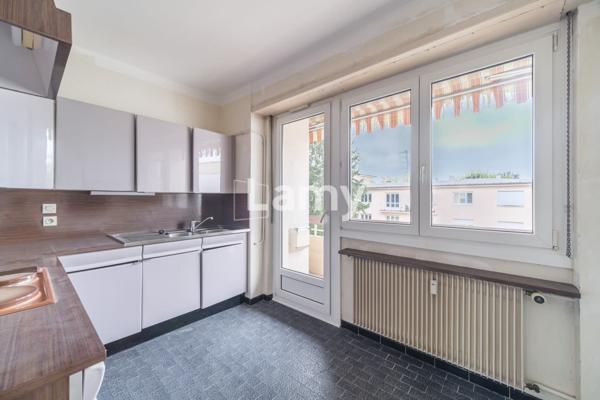 F3 avec balcon et garage quartier sud