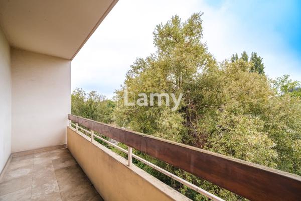 F3 avec balcon et garage quartier sud