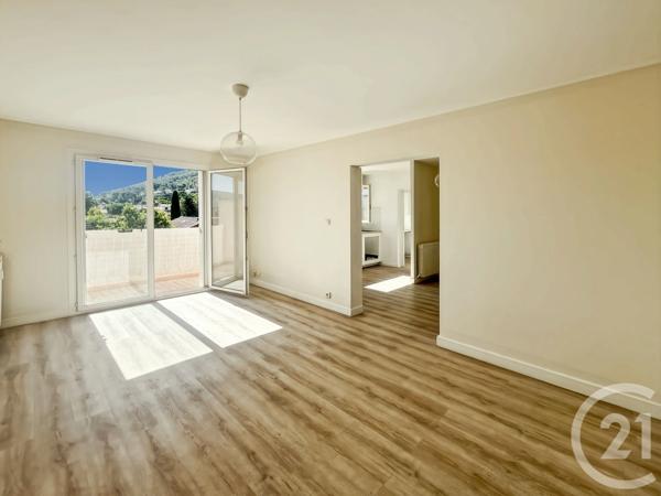 Appartement T3 à vendre  3 pièces - 64 m 2   MARSEILLE  - 13011