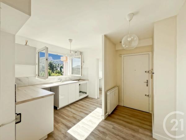 Appartement T3 à vendre  3 pièces - 64 m 2   MARSEILLE  - 13011