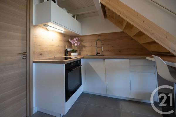 Appartement T2 à vendre  2 pièces - 33,24 m 2   LE LAVANDOU  - 83