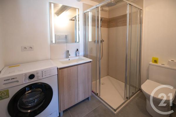 Appartement T2 à vendre  2 pièces - 33,24 m 2   LE LAVANDOU  - 83