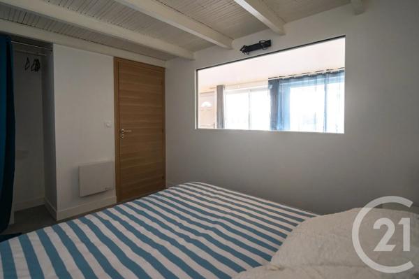 Appartement T2 à vendre  2 pièces - 33,24 m 2   LE LAVANDOU  - 83