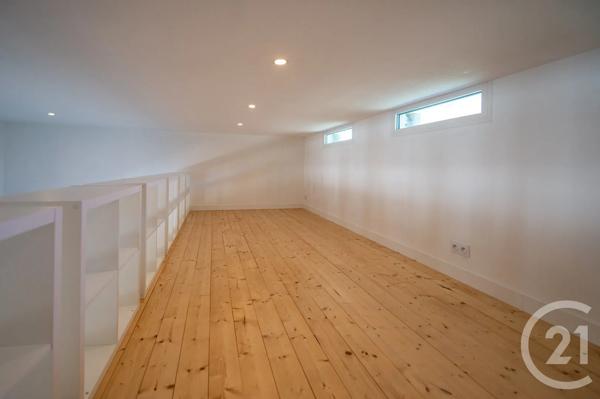 Appartement T2 à vendre  2 pièces - 33,24 m 2   LE LAVANDOU  - 83