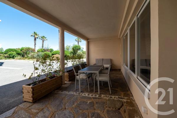 Appartement T2 à vendre  2 pièces - 33,24 m 2   LE LAVANDOU  - 83