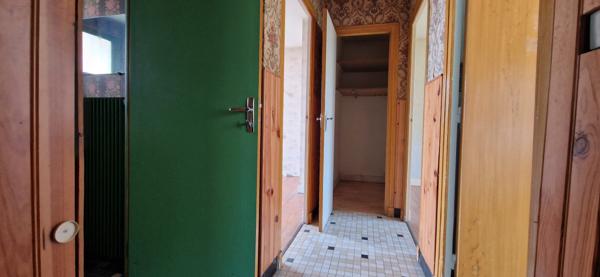 Montjuzet – maison mitoyenne à rénover