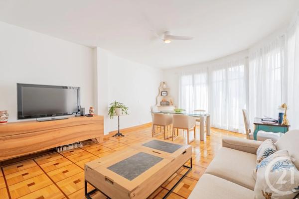 Appartement F2 à vendre  2 pièces - 66,65 m 2   NICE  - 06