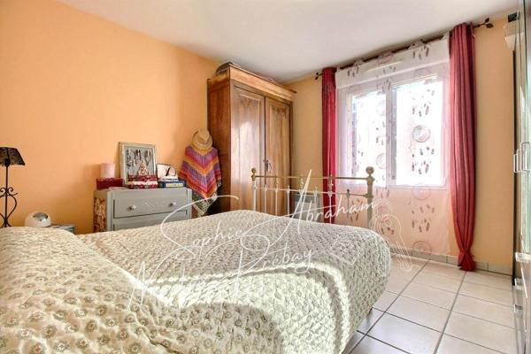 Ensemble immobilier composé de deux habitations avec sous-sol et terrain