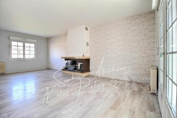 Ensemble immobilier composé de deux habitations avec sous-sol et terrain