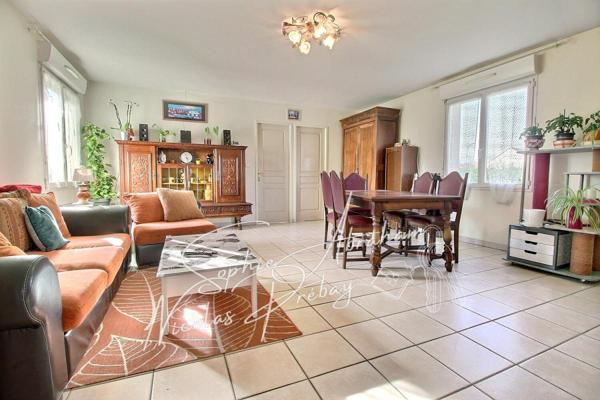 Ensemble immobilier composé de deux habitations avec sous-sol et terrain