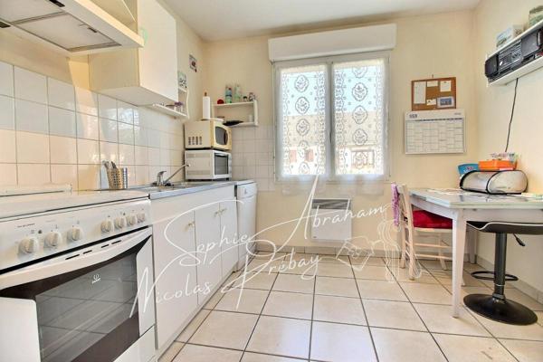 Ensemble immobilier composé de deux habitations avec sous-sol et terrain