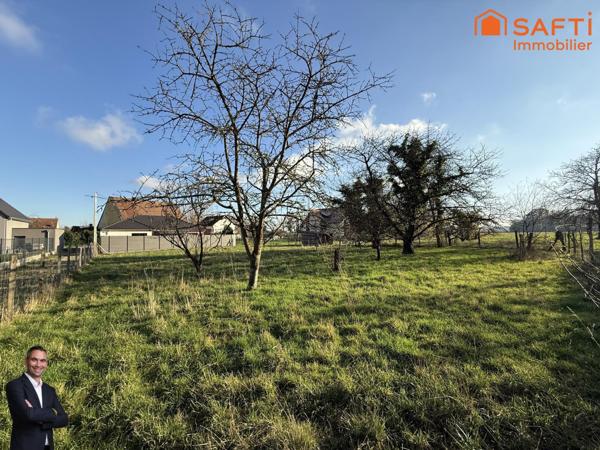 Superbe terrain constructible de 10,93 ares, libre de constructeur et hors lotissement !