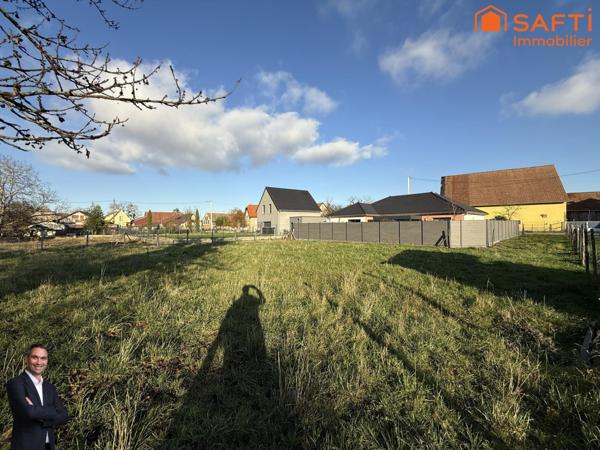 Superbe terrain constructible de 10,93 ares, libre de constructeur et hors lotissement !