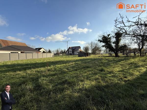 Superbe terrain constructible de 10,93 ares, libre de constructeur et hors lotissement !