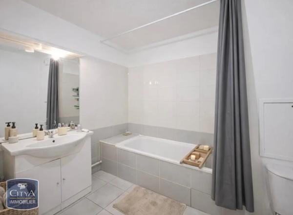 Appartement à vendre 2 pièces 46.62m² Bourgoin-Jallieu (38300)