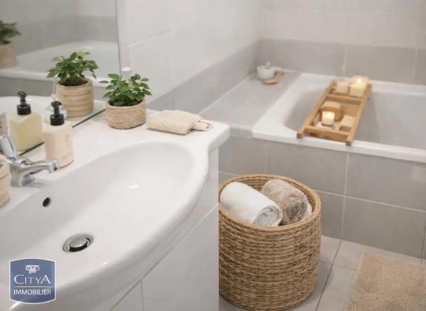 Appartement à vendre 2 pièces 46.62m² Bourgoin-Jallieu (38300)