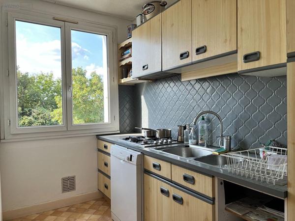 Appartement à louer à Rennes en Ille-et-Vilaine (35000), ref : 001-2623   
THABOR