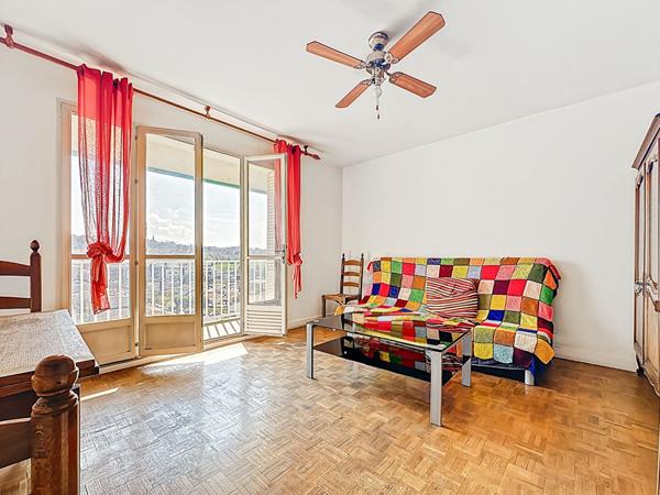 Appartement 2 pièces à Marseille 13013, lumineux, vue dégagée