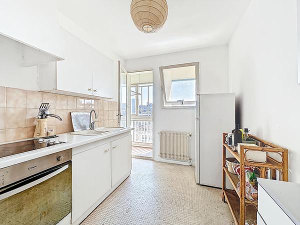 Appartement 2 pièces à Marseille 13013, lumineux, vue dégagée