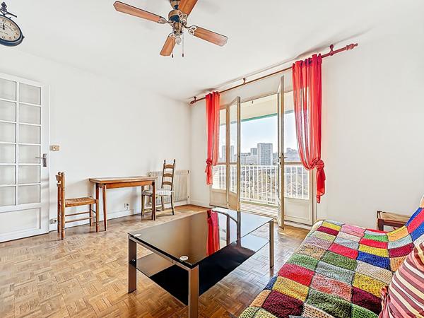 Appartement 2 pièces à Marseille 13013, lumineux, vue dégagée