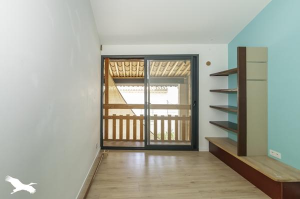 Maison à vendre 230 000 € Sérignan 4 p 96,6 m² DPE B
