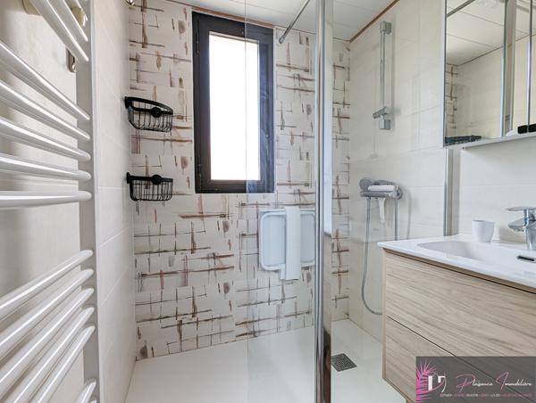 LA ROCHELLE / APPARTEMENT T3 FACE AU PORT DE PLAISANCE  La rochelle