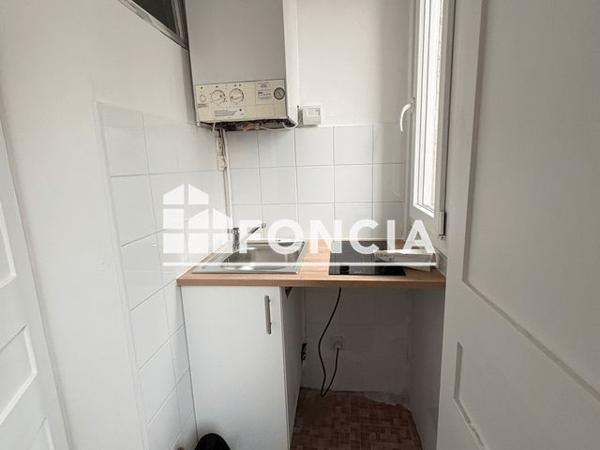 Location Appartement 2 pièces 25.51 m² - 12 RUE DE L'AMIRAL ROUSSIN Paris 75015