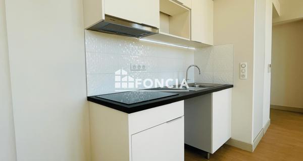 Location Appartement 2 pièces 41.6 m² - Toulon 83000