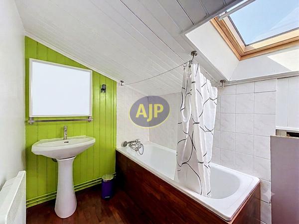 Appartement à vendre Bordeaux - 2 pièces, 50m² avec 1 chambre(s) à 180 000€ - AJP ACTEA Talence