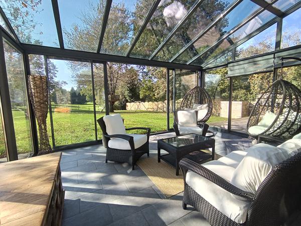 Magnifique longère aux belles prestations située dans un secteur privilégié de Saint Avé et aux portes de Vannes