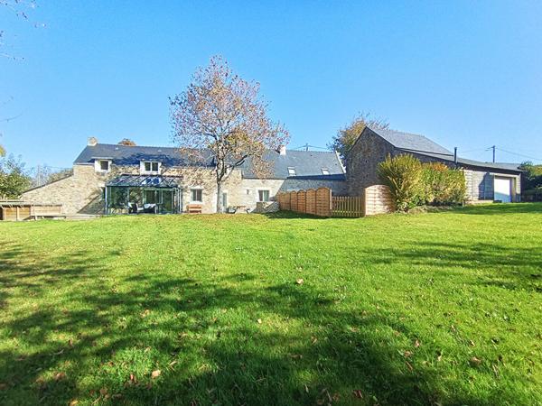 Magnifique longère aux belles prestations située dans un secteur privilégié de Saint Avé et aux portes de Vannes