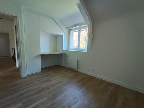 Magnifique longère aux belles prestations située dans un secteur privilégié de Saint Avé et aux portes de Vannes