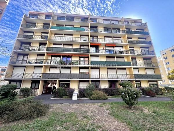 Vente                                                      Appartement
                        
                     3 pièces                      66 m2                     à Clermont-Ferrand