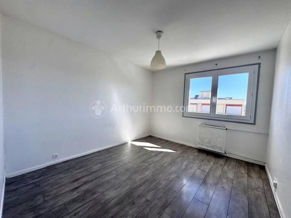 Vente                                                      Appartement
                        
                     3 pièces                      66 m2                     à Clermont-Ferrand