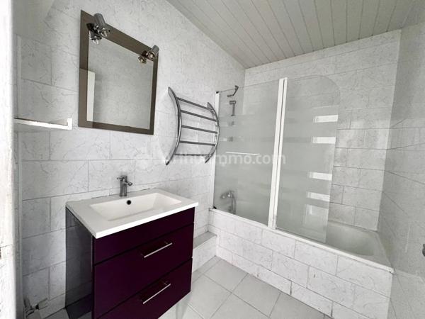 Vente                                                      Appartement
                        
                     3 pièces                      66 m2                     à Clermont-Ferrand