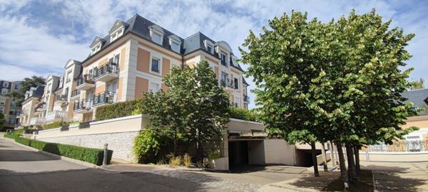 Lumineux appartement familial au coeur du triangle d'or.