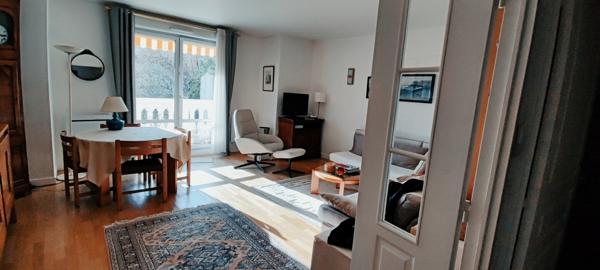 Lumineux appartement familial au coeur du triangle d'or.