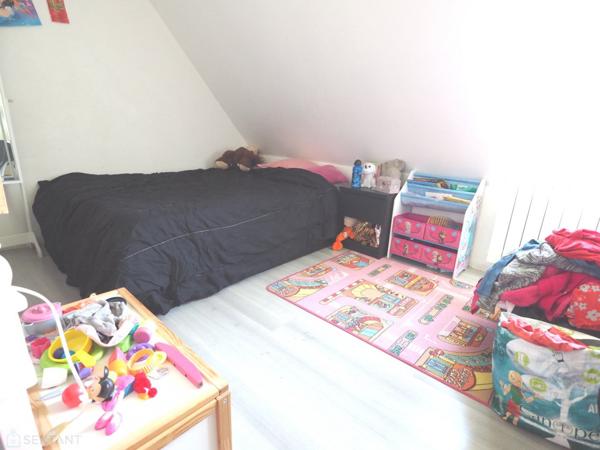 Maison 4 chambres + petit bureau sur sous-sol Complet