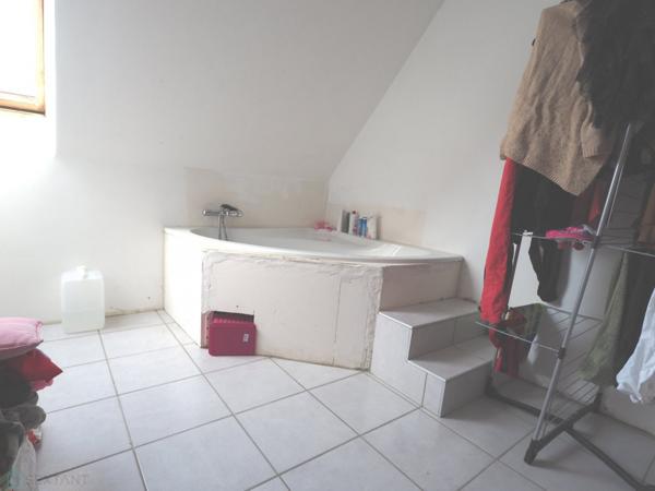 Maison 4 chambres + petit bureau sur sous-sol Complet