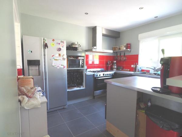 Maison 4 chambres + petit bureau sur sous-sol Complet